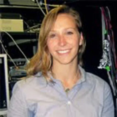 Headshot of Lauren Wierenga