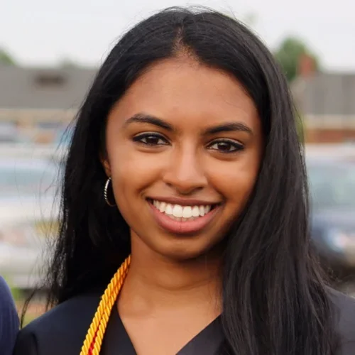 Headshot of Sandhya Murugan