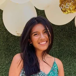 Headshot of Ariana Hernandez